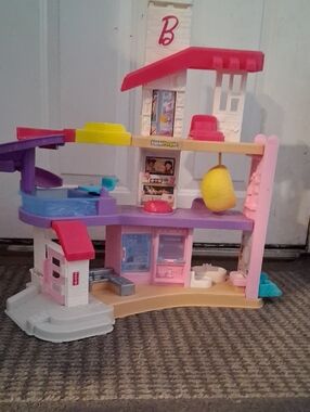 Barbie Pink Purple and Yellow Playset Dollhouse